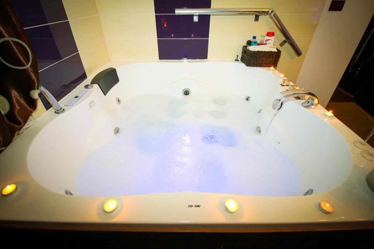 Karma Luxury Room Bucureşti Eksteriør bilde