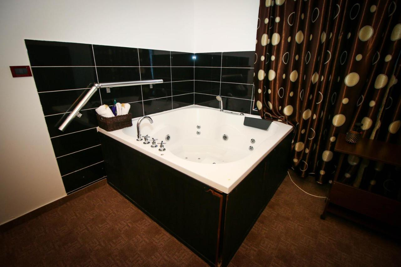 Karma Luxury Room Bucureşti Eksteriør bilde